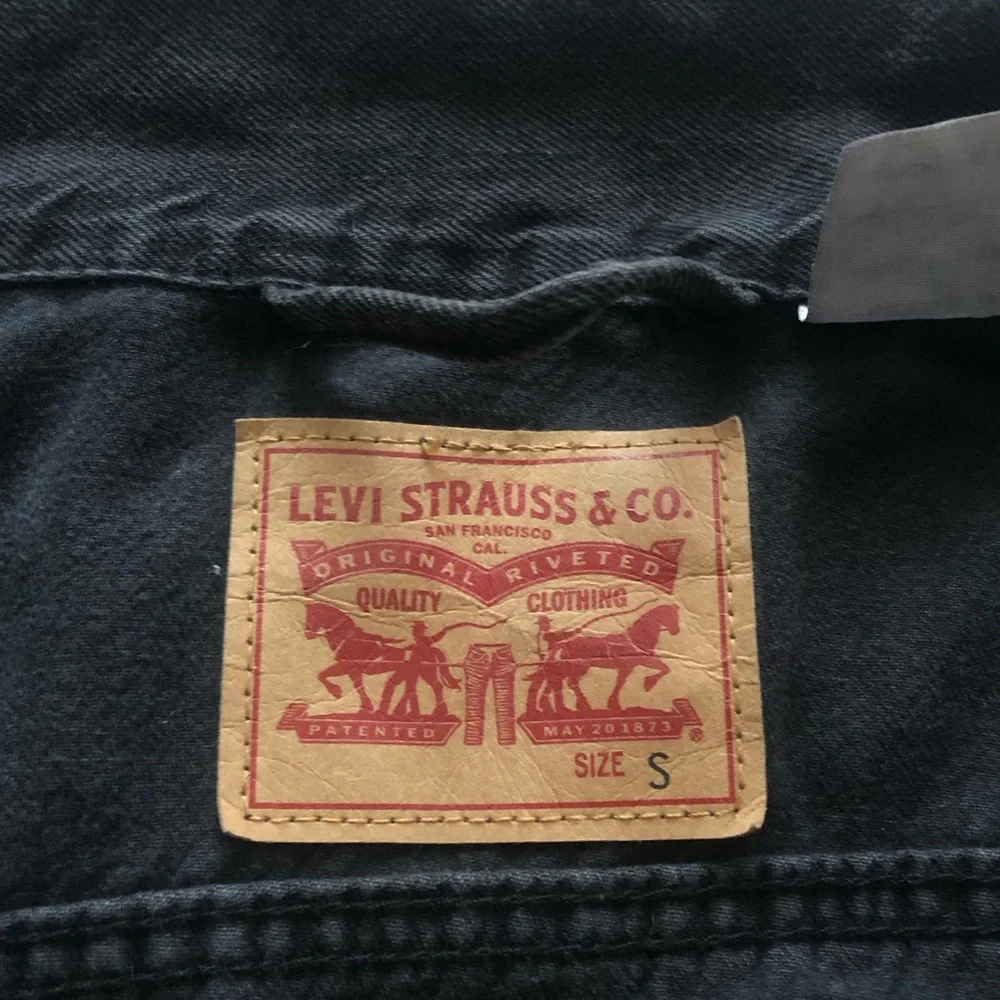 Levi’s Denim Small Black Jacket - Picture 3 of 6